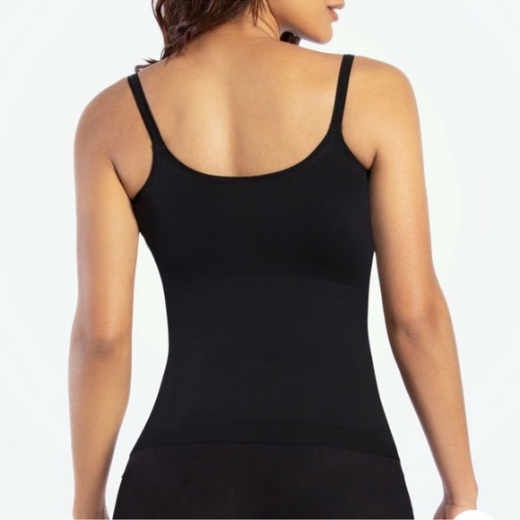 Shapermint Empetua scoop neck cami - Picture 2 of 6
